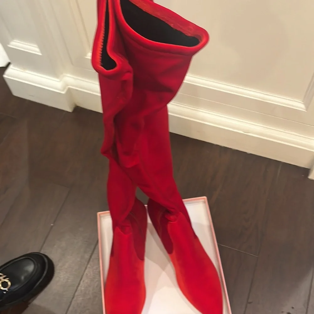 New in Box SMASH Malia over knee boots